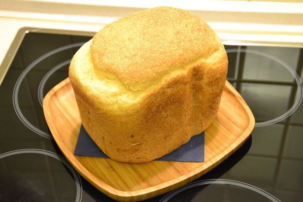 Кукурузный хлеб имеет плотную структуру и крепкую корочку