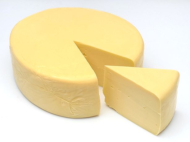 Головка пошехонского сыра